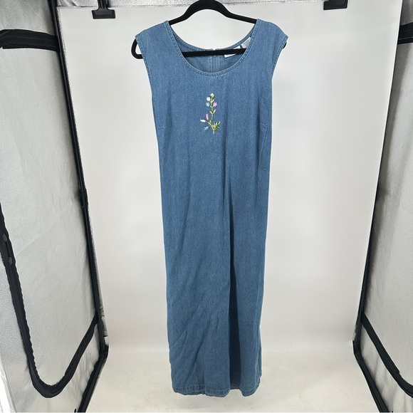 Blair Dresses & Skirts - Vintage 2000’s Large Tall Floral Embroidered Blue Denim Maxi Sleeveless Dress